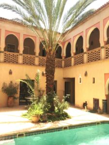 https://www.immotaroudant.com/bien/riad-des-arcades/